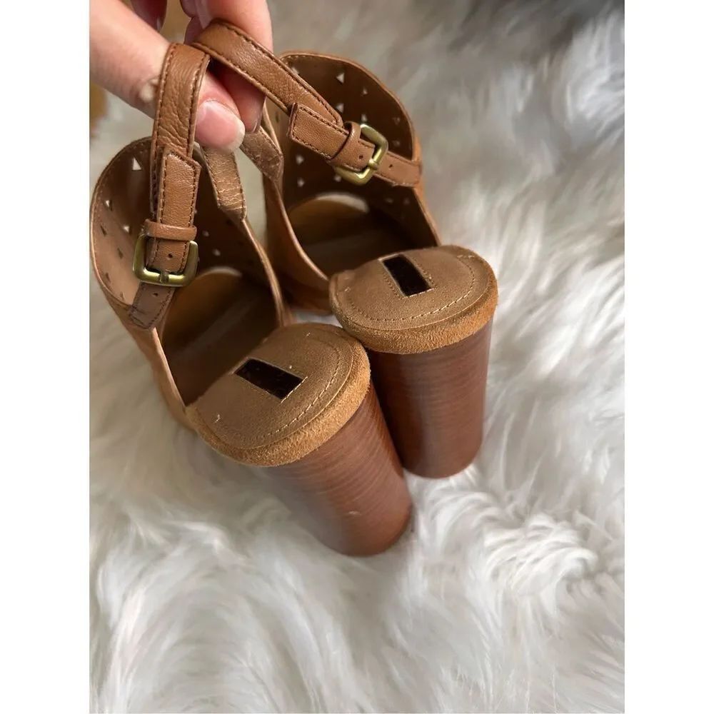 Tahari Marvel Sandals Size 8.5 Maple Brown Block Heel Suede Cutout Sling Back - Picture 9 of 10